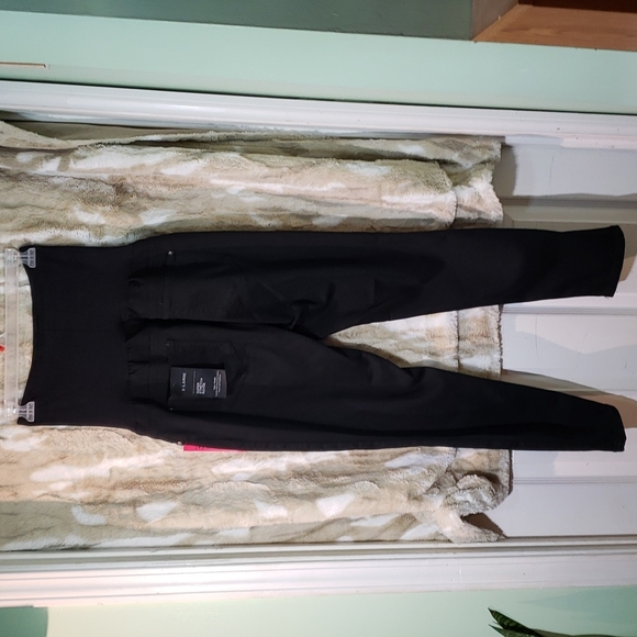 Sandpiper Maternity - Picture 5 of 6